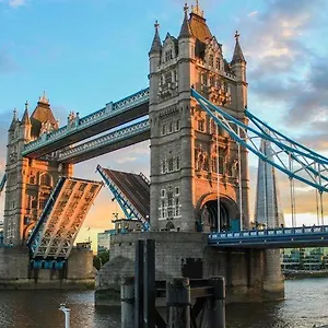 Birds Nest Residency Londres