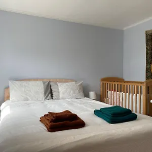 Morden Flat Close To Dlr Station With Free Parking Apartamento Londres