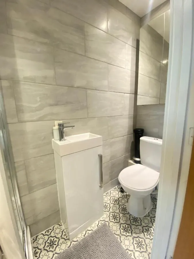 Cozy En-Suite Near Stratford Londres 0*,  Reino Unido