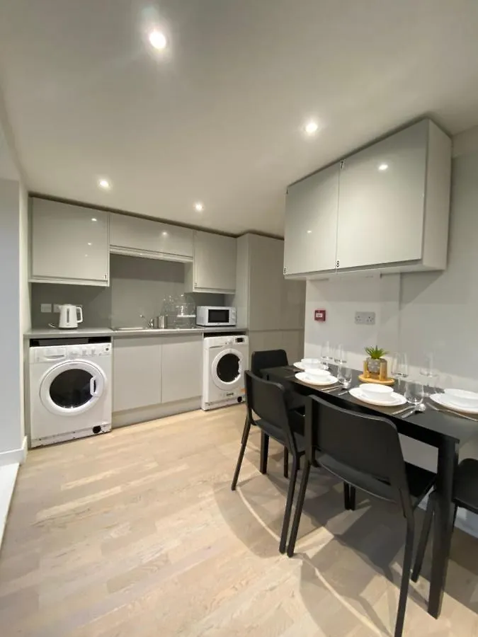 Cozy En-Suite Near Stratford Лондон Гостевой дом