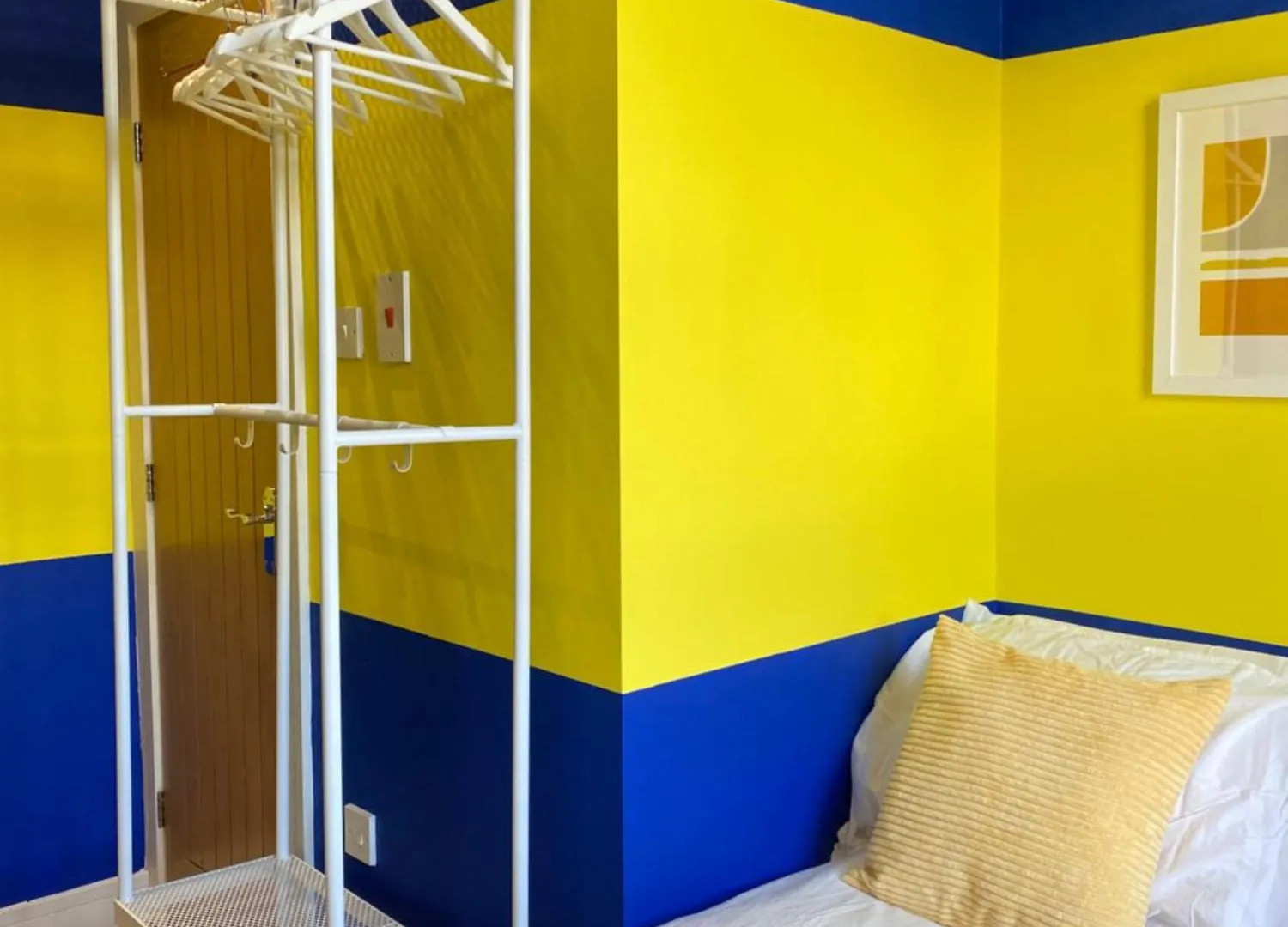 Cozy En-Suite Near Stratford Лондон Гостевой дом