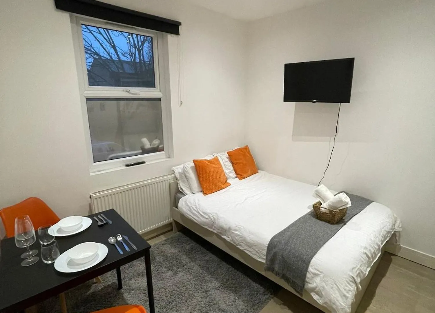 Cozy En-Suite Near Stratford Londres 0*,  Reino Unido