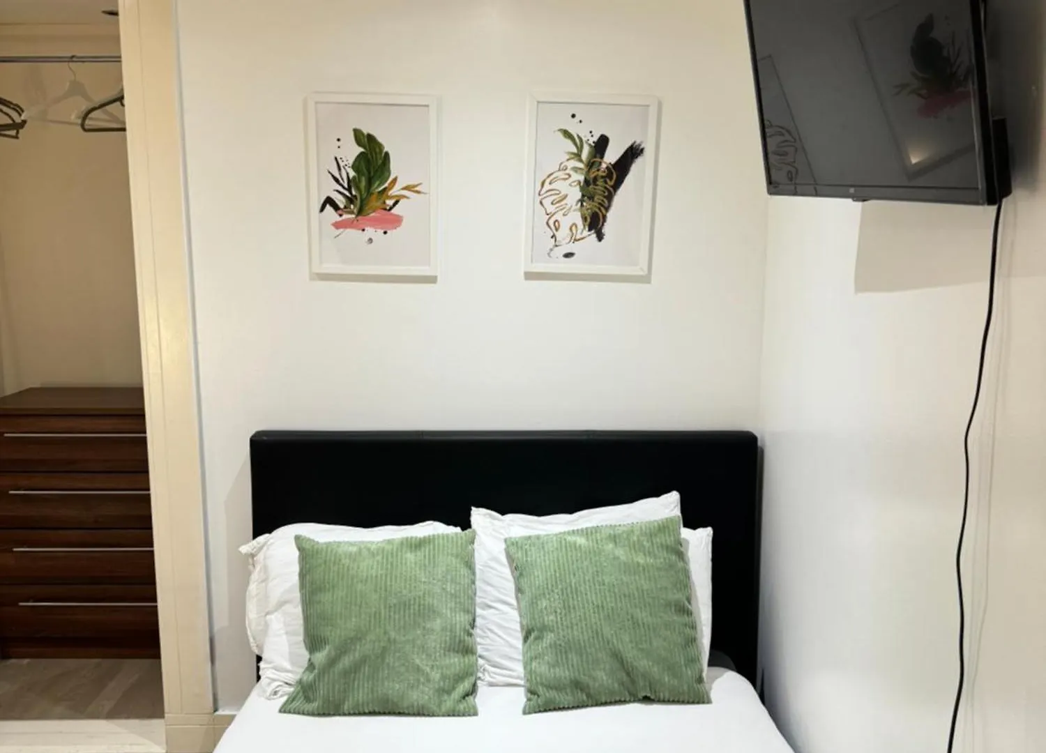Cozy En-Suite Near Stratford Лондон Гостевой дом